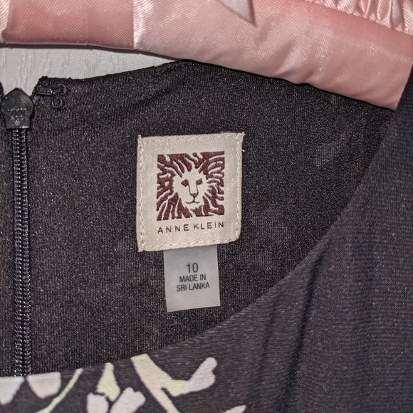 Size 10 Anne Klein stretchy long dress - black with pink and white flowers - Picture 2 of 10